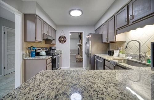 Del Rio House | ~Spring Bliss Sleeps 13 Heated Pool~
