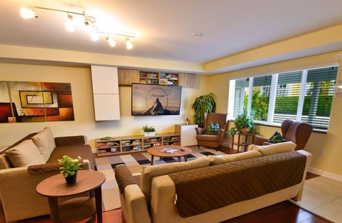 Oakland Park Apartment | Spring Break | 4 Bed Apartment | Private Pool | Beach 4min