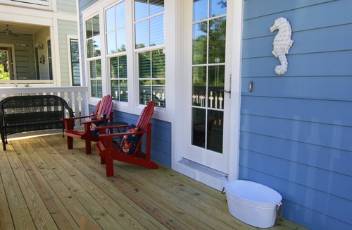 Lakeside at Blue Mountain Beach House | Spring & Summer dates available! 2 Primaries Walk to Beach
