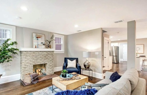 Springfield House | Springfield Charmer Clean, Spacious, with WI-FI Close to all!
