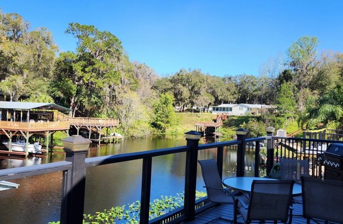 Welaka House | ST. JOHN'S RIVER WELAKA HOUSE RETREAT WITH BOATHOUSE