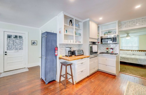 St. Marys House | St. Marys Chic: Porch Living & Total Walkability!