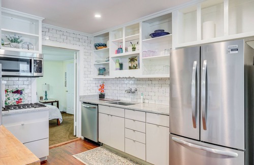 St. Marys House | St. Marys Chic: Porch Living & Total Walkability!