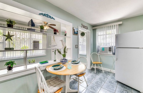 St. Pete Beach Apartment | St Pete Beach Apartment | Near Corey Ave & Beaches