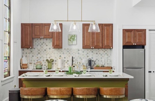 Downtown Jacksonville Apartment | Stained Glass 1BR at the Raven Pool OnSite Parking