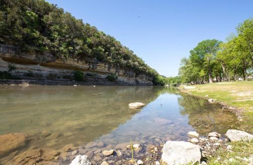 New Braunfels Apartment | Stairway to Heaven RG 204
