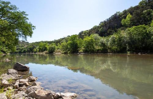 New Braunfels Apartment | Stairway to Heaven RG 204