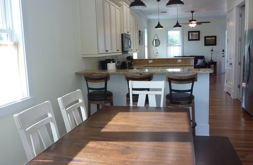 Steinhatchee House | Stargazer - Steinhatchee Landings, Sleeps 10 Cottage is directly behind the pool