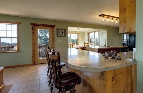Westcliffe Cabin | Starry Peaks Lodge - a mountain all to yourself. Get away or stay connected.
