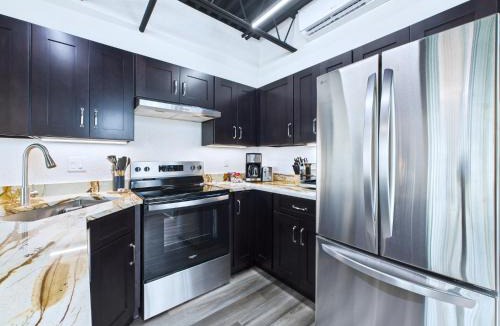 Port Canaveral Hotel | Stay, Park & Cruise! Modern Loft by Port -Unit 200