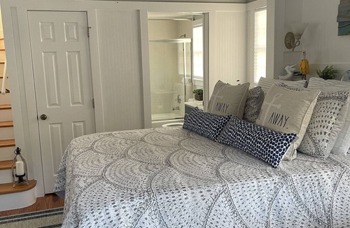 Steinhatchee Resort | Steinhatchee Landing Resort - #15 Saffron - Close to pool-*THIRD NIGHT FREE*
