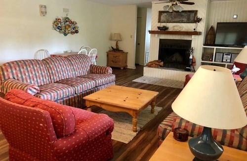 Steinhatchee Resort | Steinhatchee Landing Resort-River House B #18-Waterfront-*THIRD NIGHT FREE*