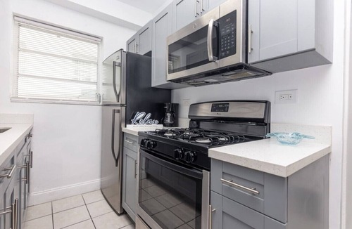 South Beach Condo | Steps 2 Beach, Prime Ocean Dr Condo w/2 Queen Beds