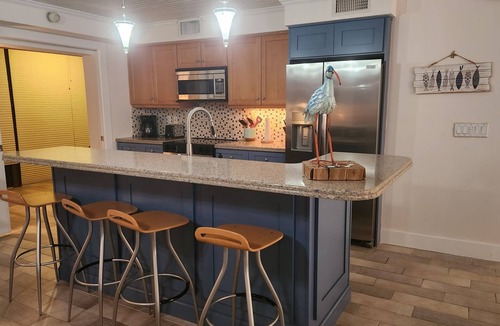 Longboat Key Condo | Steps from the Water with Spectacular Bay Views