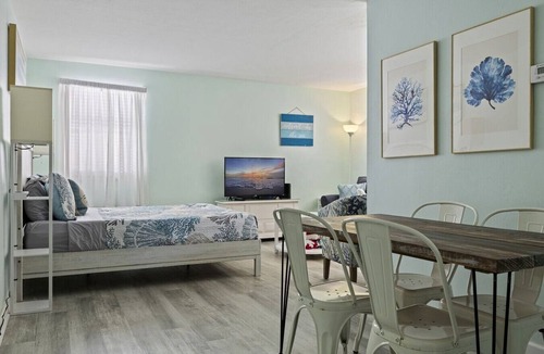 St. Pete Beach Apartment | Steps from Upham Beach & Pool