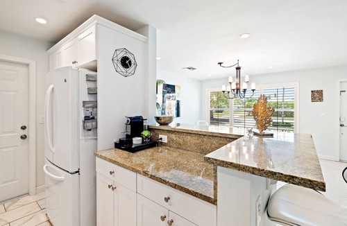 Florida North Atlantic Coast House | Steps secret BEACH+ Salt Pool + Screened porch + BBQ