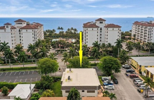 Palm Beach Shores Apartment | Steps To Beach! 4 Condos In 1- Perfect For Groups
