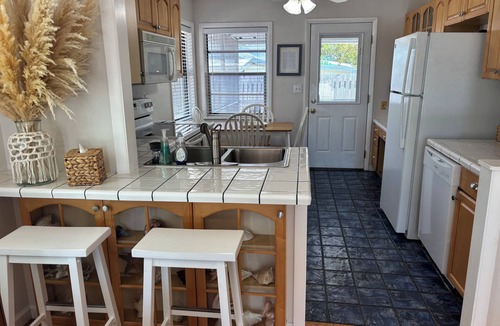 Ilexhurst House | Steps to Beach - Prime Location Beach Bungalow – Beach Gear