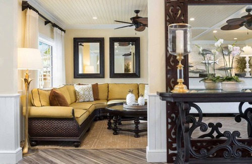 Uptown - Upper Duval Hotel | Steps to Duval St + Free Breakfast, Pool & Bar