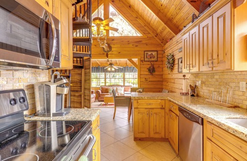 Okeechobee Cabin | Steps to Lake Okeechobee: Cabin w/Pool Access!