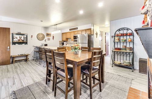 Red River Condo | Steps to Skiing! Mtn-View Haven in Dtwn Red River