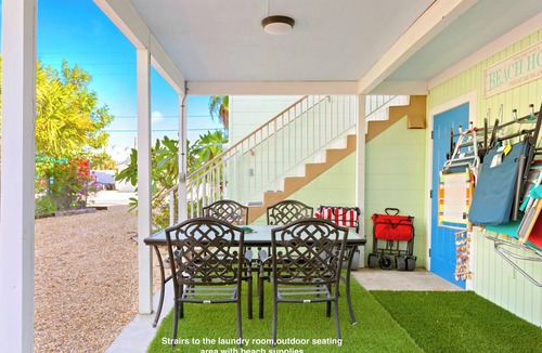 Capri Isle Apartment | steps to sunset+Paradise!