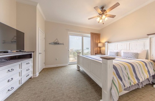 Thomas Drive Condo | Sterling Beach 4BR 4BA 3rd floor end unit condo!