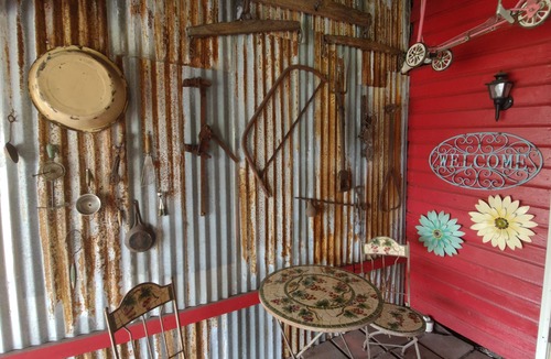 Yalaha Apartment | Stillhouse Hideaway on a Distillery and organic blueberry/blackberry farm