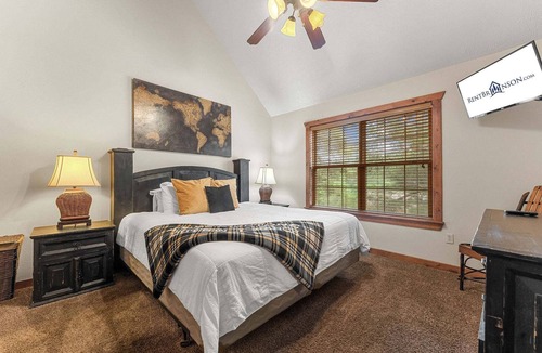 Branson West Cabin | Stonebridge Local Hero: Private Hot Tub, Minutes to Silver Dollar City, First Responder Owned