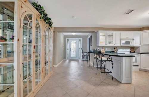 Independence Square Apartment | Stones Throw Beachfront Family Suite #3 VIEWS
