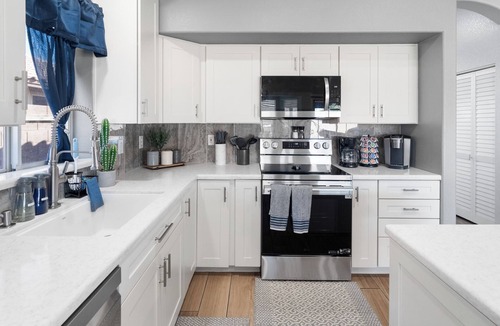 Avondale House | STOP! 10 Reasons Why You'll Want To Book This House!