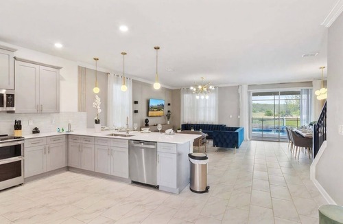 Historic Downtown Kissimmee House | Storey Lake | 9 Br 26ppl | Pool, Games, Resort