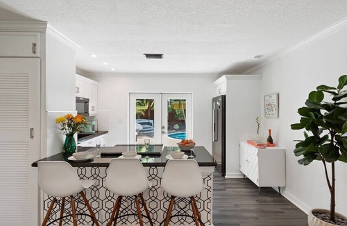 Wilton Manors House | Stress Less Here! Peaceful Pool w/Hot Tub~Clean & Comfy~Walk to Wilton Dr.~Near Downtown & Beach!