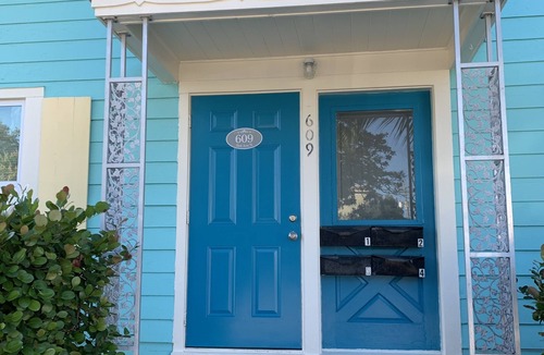 Mango Groves Apartment | Studio #2 - Within Steps to Downtown Lake Worth Beach