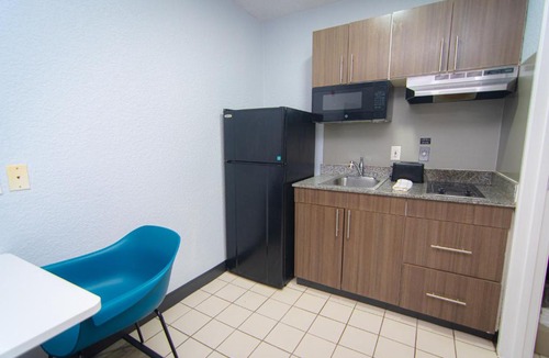 West Palm Beach Hotel | Studio 6 Extended Stay - West Palm Beach, FL