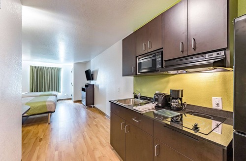 New Braunfels Hotel | Studio 6 New Braunfels, TX