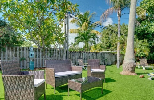 Lake Ridge Apartment | Studio APT Close to Sunrise Blvd and Galleria Mall
