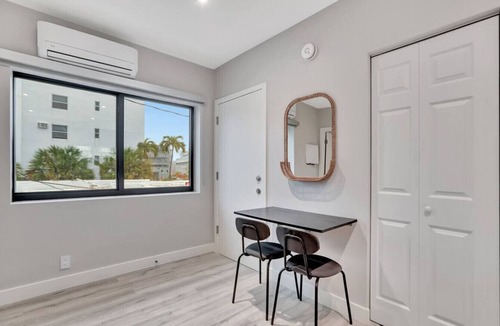 Central Beach Apartment | Studio Right off Las Olas - Steps to FTL Beach #1B