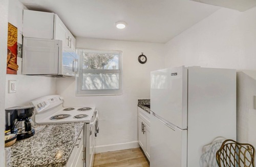 Tropic Apartment | Studio Stay w/Kitchenette | Near EGAD & Beach