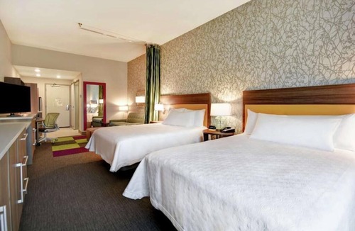 Jekyll Island Hotel | Studio with Pool & Free Breakfast | 1.5 mi to Fishing Pier and Local Eateries