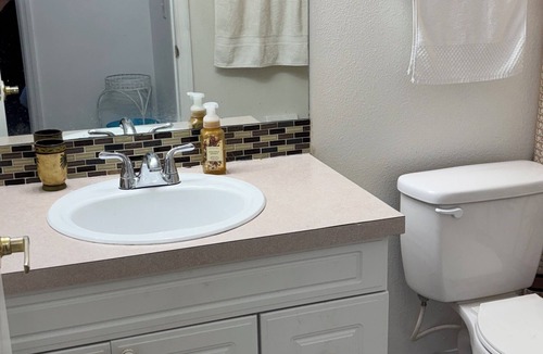 Davenport Apartment | STUDIO WITH PRIVATE ENTRANCE!