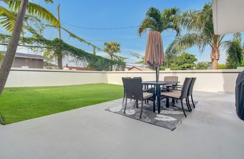 Olympia Heights House | Stunning 4-BD Duplex+Parking+Close to Coral Gables