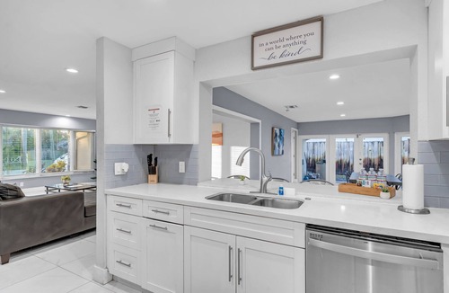 Coral Ridge Isles House | Stunning 4 Bedrooms House with Pool 6 mins to Ocean