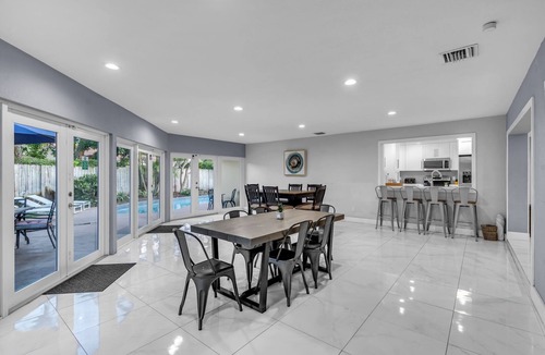 Coral Ridge Isles House | Stunning 4 Bedrooms House with Pool 6 mins to Ocean