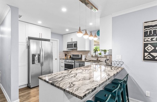 Boulevard Heights House | Stunning and Spacious 4 bedroom Hollywood Oasis with Private Pool & Covered Patio.