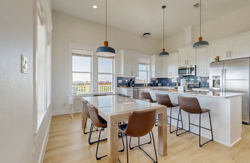 Galveston House | Stunning beach house w bay & gulf views, hot tub, and gas grill - steps to sand