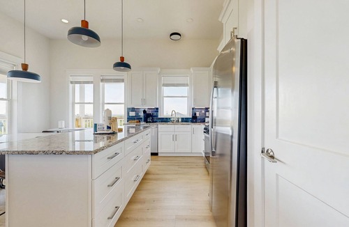Galveston House | Stunning beach house w bay & gulf views, hot tub, and gas grill - steps to sand