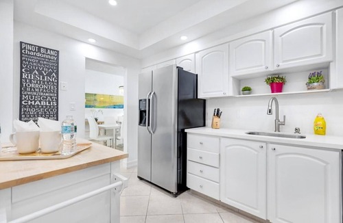 Hollywood South Central Beach Apartment | Stunning Beachfront Penthouse - Panoramic Ocean Views - 1 Bed/1 Bath -Paradise