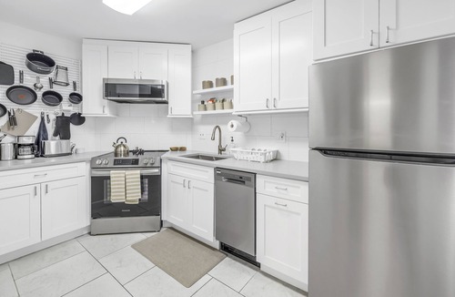 Tierra Verde Condo | Stunning Five Star Remodel On Bay near Beach - DIscount for long-term!