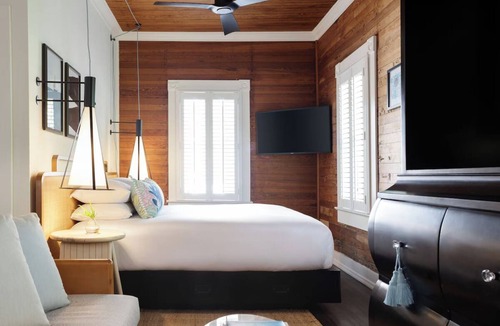 Historic Seaport Hotel | Stunning Key West Stay Perfect for a Romantic Escape! Pool, Free Breakfast
